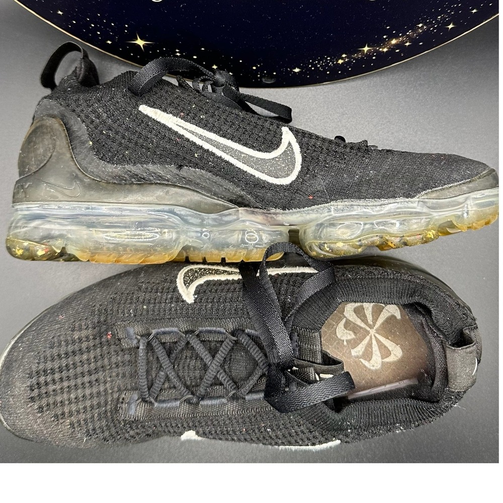 Nike Air VaporMax Flyknit 2021 Women 7.5 (Men's 6/6.5Y) DC4112-002 Running Shoes - Picture 2 of 5